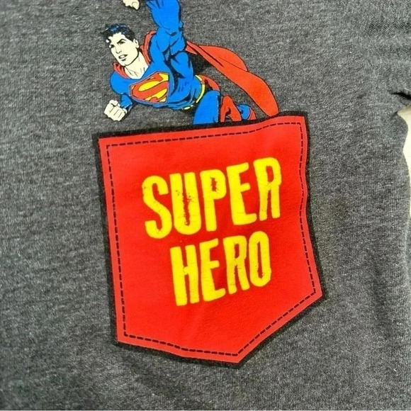 Superman T-Shirt Grey & Red Size 5T - Picture 15 of 16